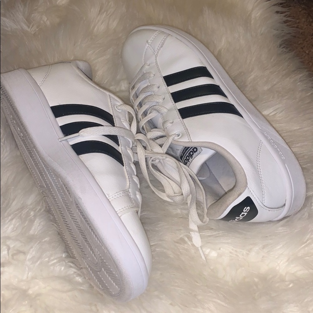 Adidas low shoe